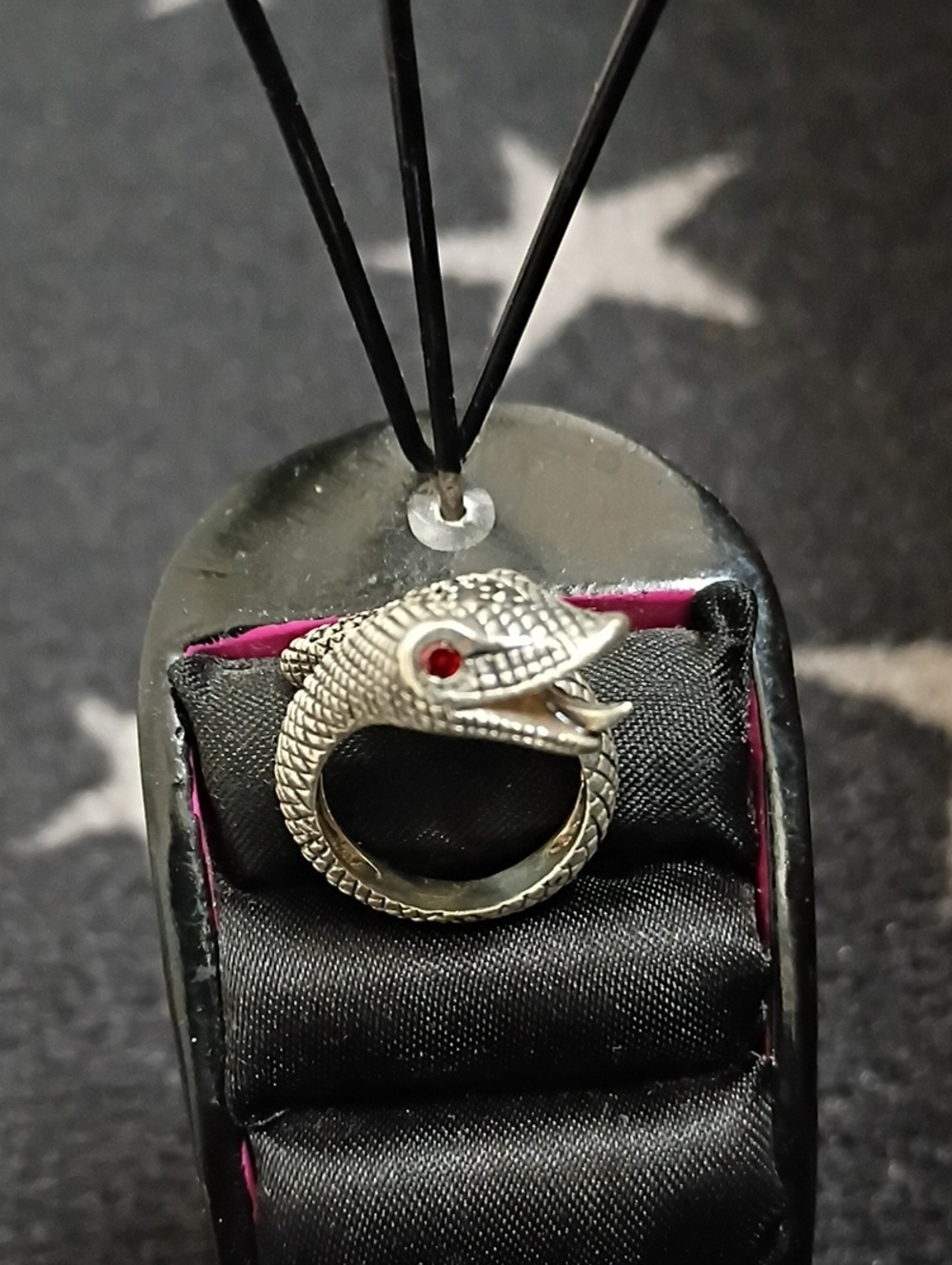 Stunning vintage 925 sterling silver coiled serpent ring!!